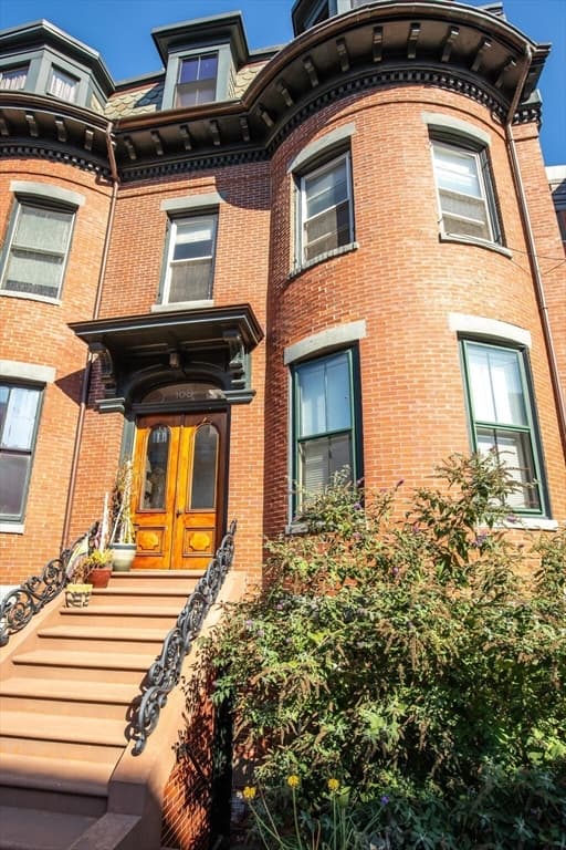 Condominium at 108 E Brookline St # 3, Boston MA 02118, photo 19 of 20