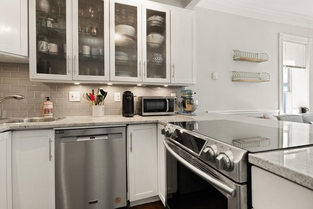Condominium at 108 E Brookline St # 3, Boston MA 02118, photo 8 of 20