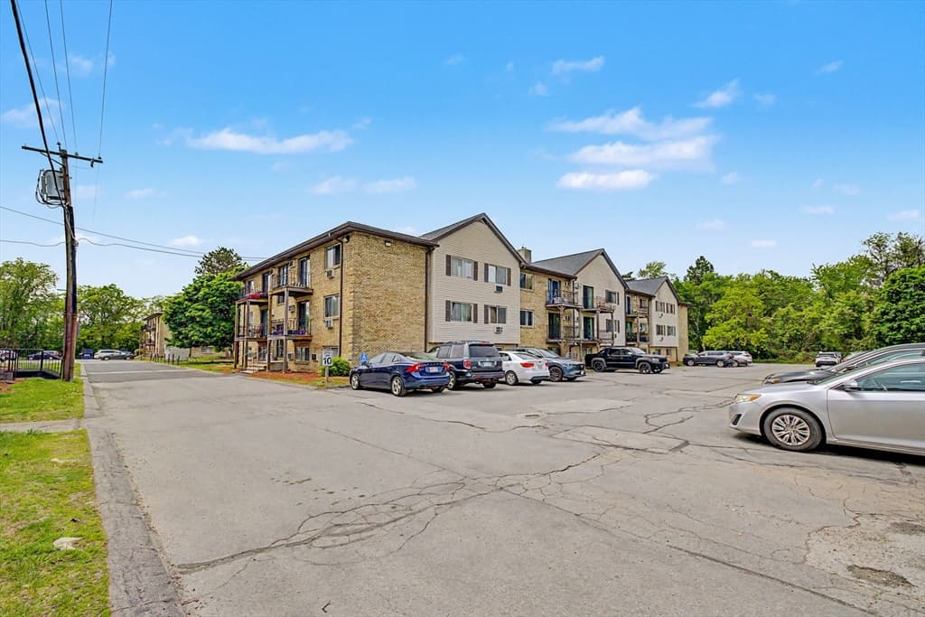 351 Pawtucket Blvd # 7, Lowell MA 01854 photo 2