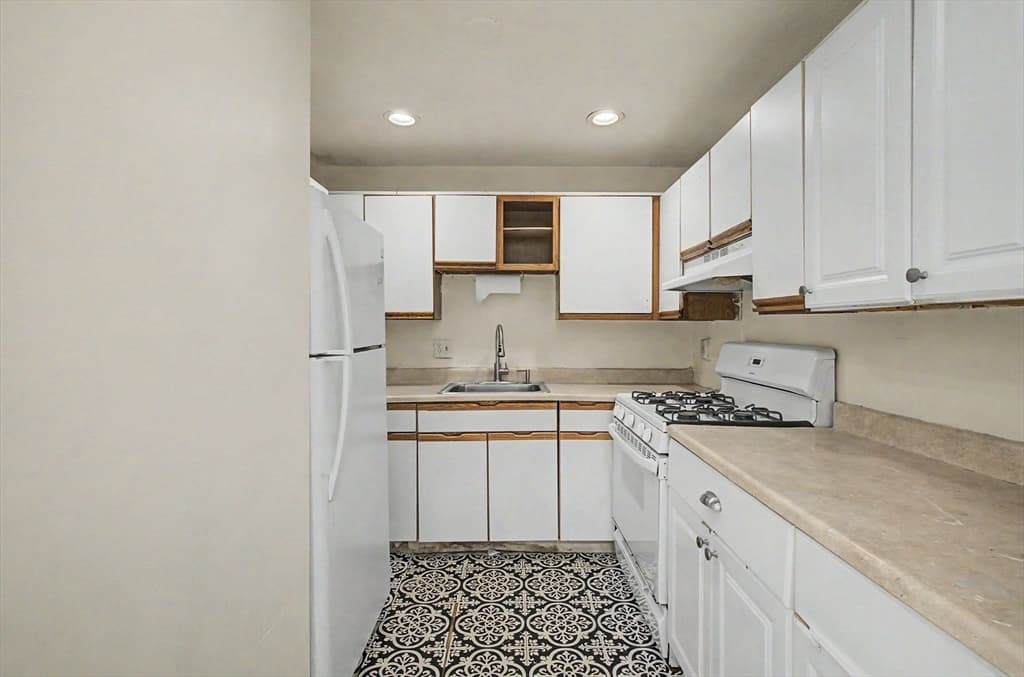 351 Pawtucket Blvd # 7, Lowell MA 01854 photo 12