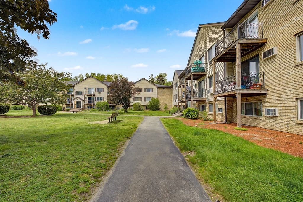351 Pawtucket Blvd # 7, Lowell MA 01854 photo 3