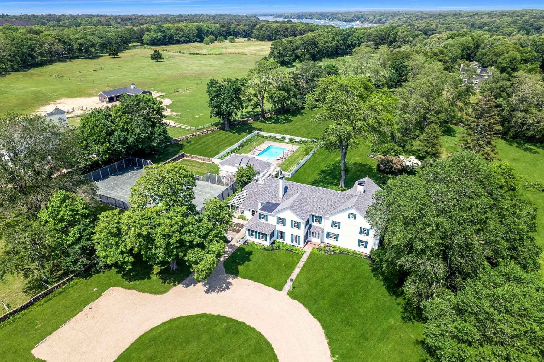 Single Family Residence at 31 Lambert's Cove Rd., Tisbury MA 02568, photo 2 of 19