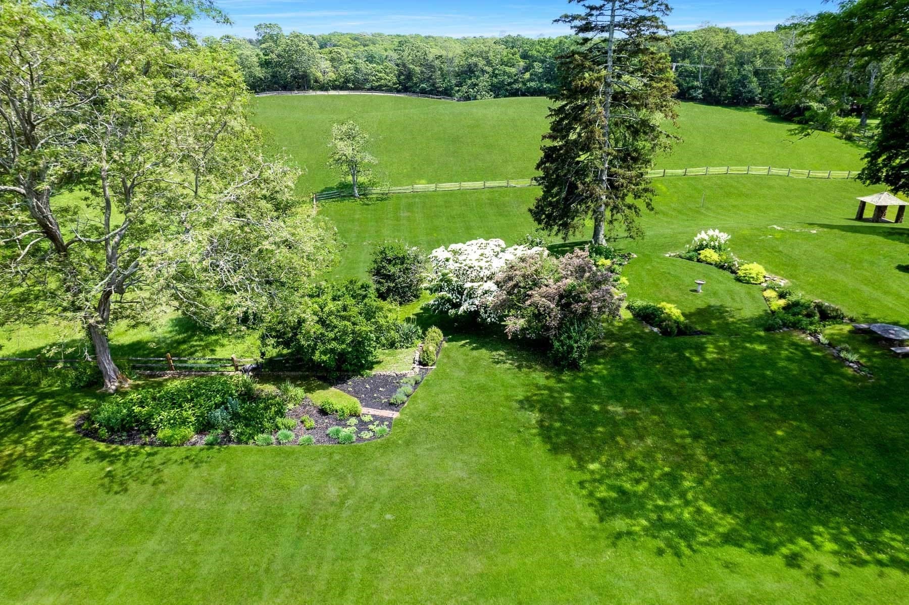 Single Family Residence at 31 Lambert's Cove Rd., Tisbury MA 02568, photo 6 of 19