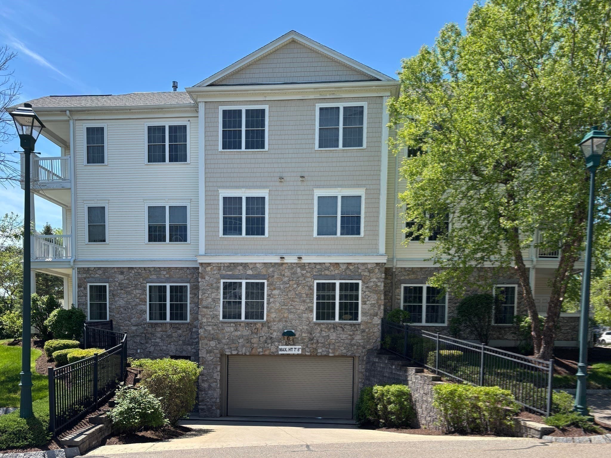 Condominium at 2303 Davenport Avenue # 2303, Canton MA 02021, Canton, photo 22 of 24