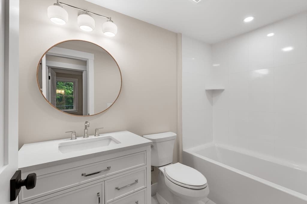 Condominium at 101B Market Street # B, Amesbury MA 01913, photo 27 of 40