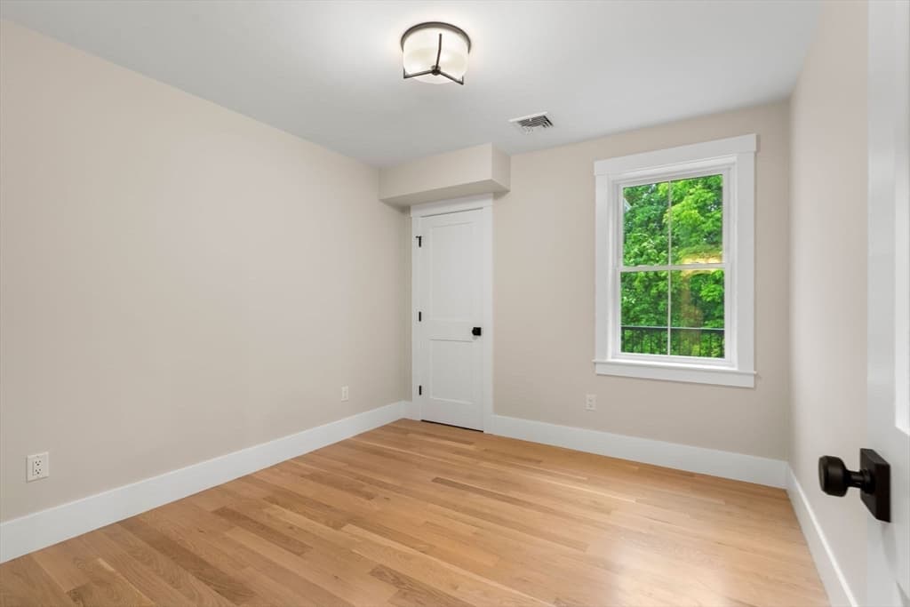 Condominium at 101B Market Street # B, Amesbury MA 01913, photo 26 of 40
