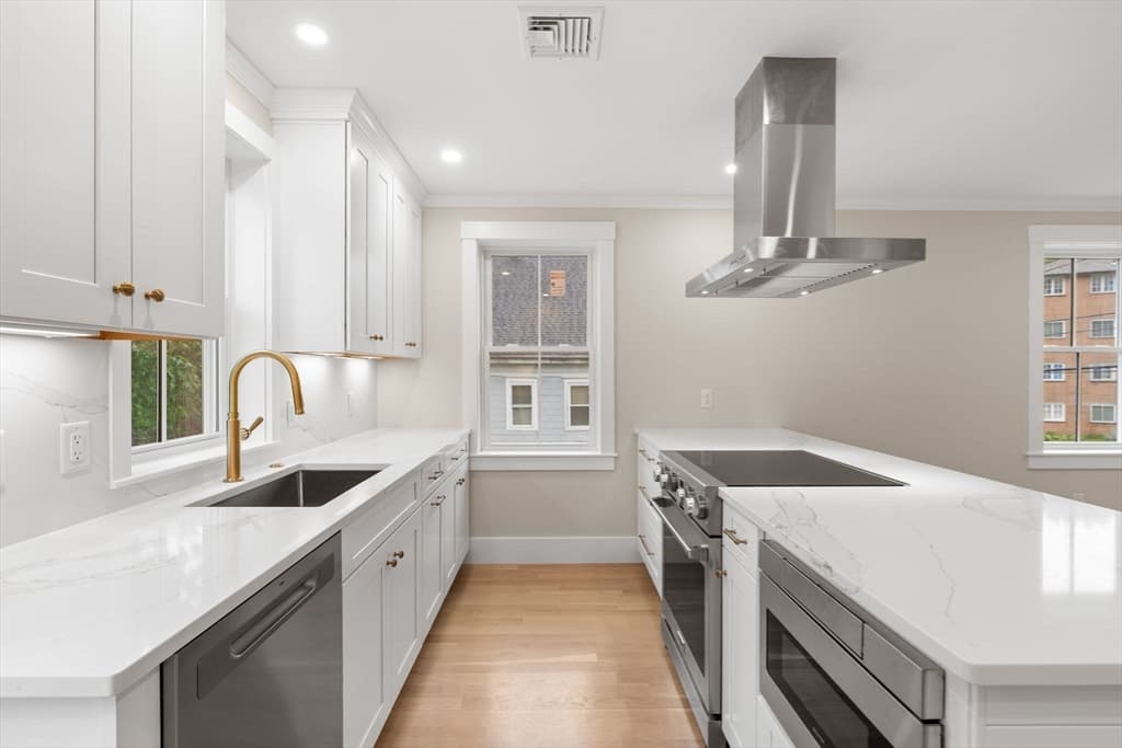 Condominium at 101B Market Street # B, Amesbury MA 01913, photo 4 of 40