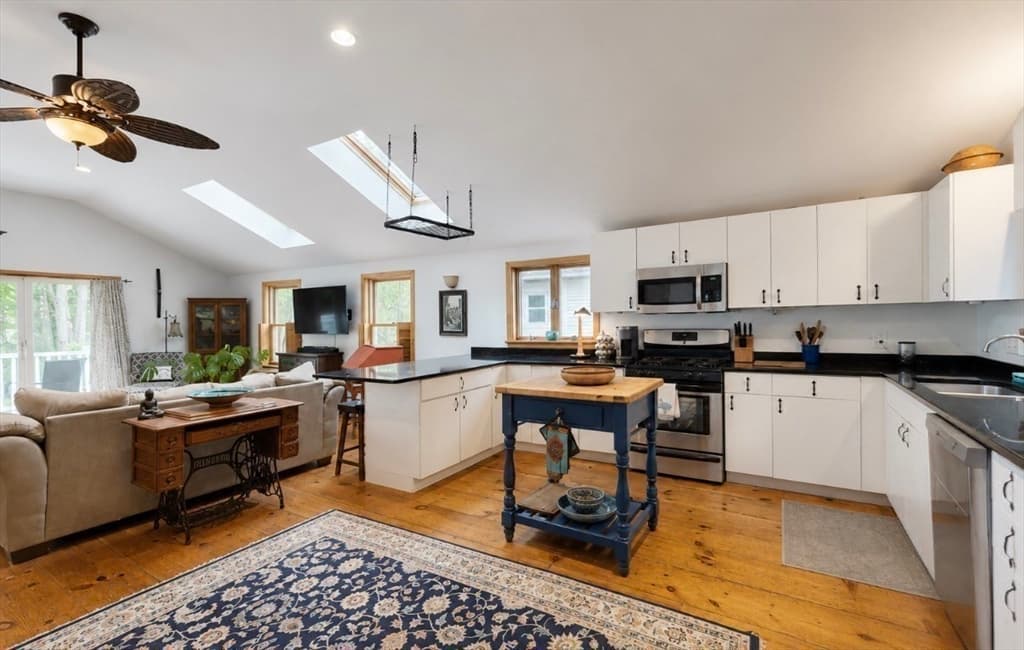 Single Family Residence at 42 Water St, Northampton MA 01053, Northampton, photo 10 of 35