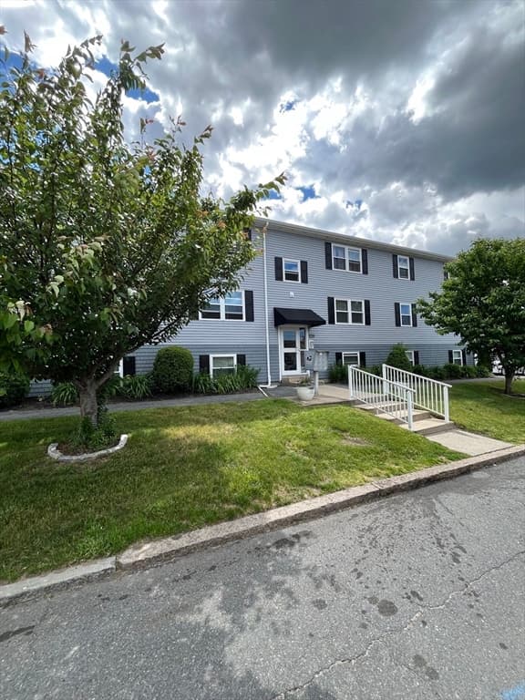 120 Fifteenth # 4, Fall River MA 02720