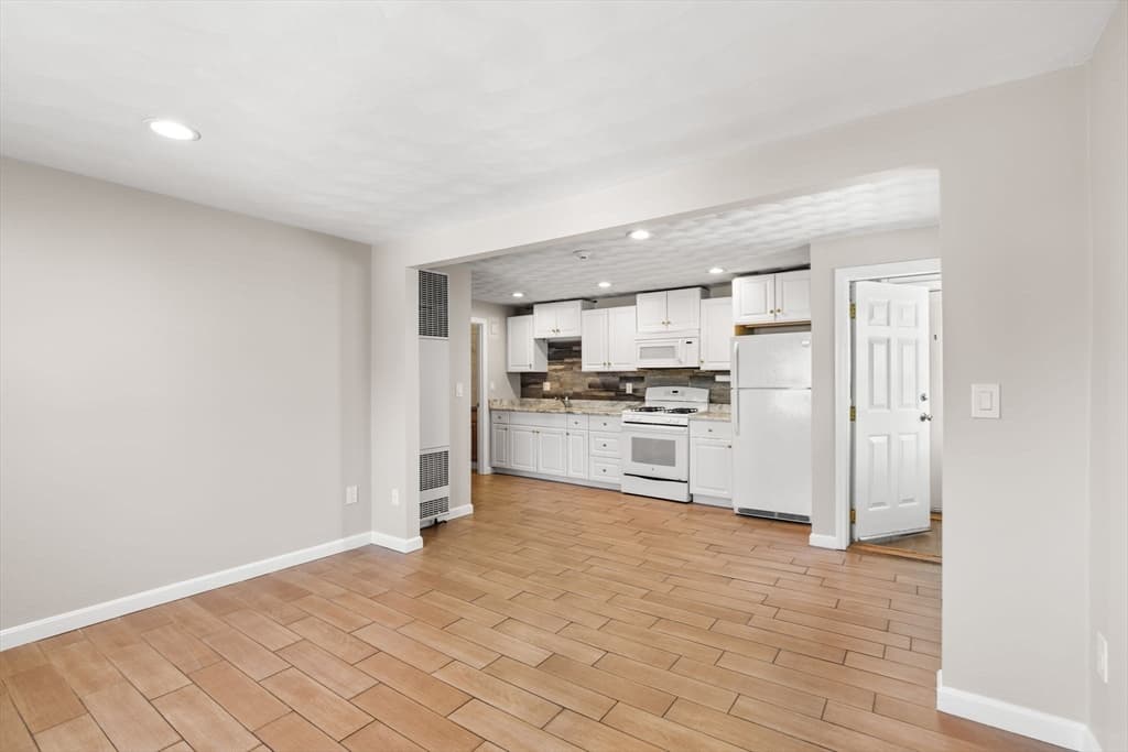 120 Dolphin, Revere MA 02151 photo 8