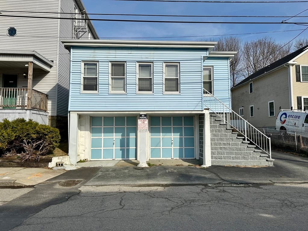 Single Family Residence at 150 Crawford St, Fall River MA 02724, photo 6 of 22