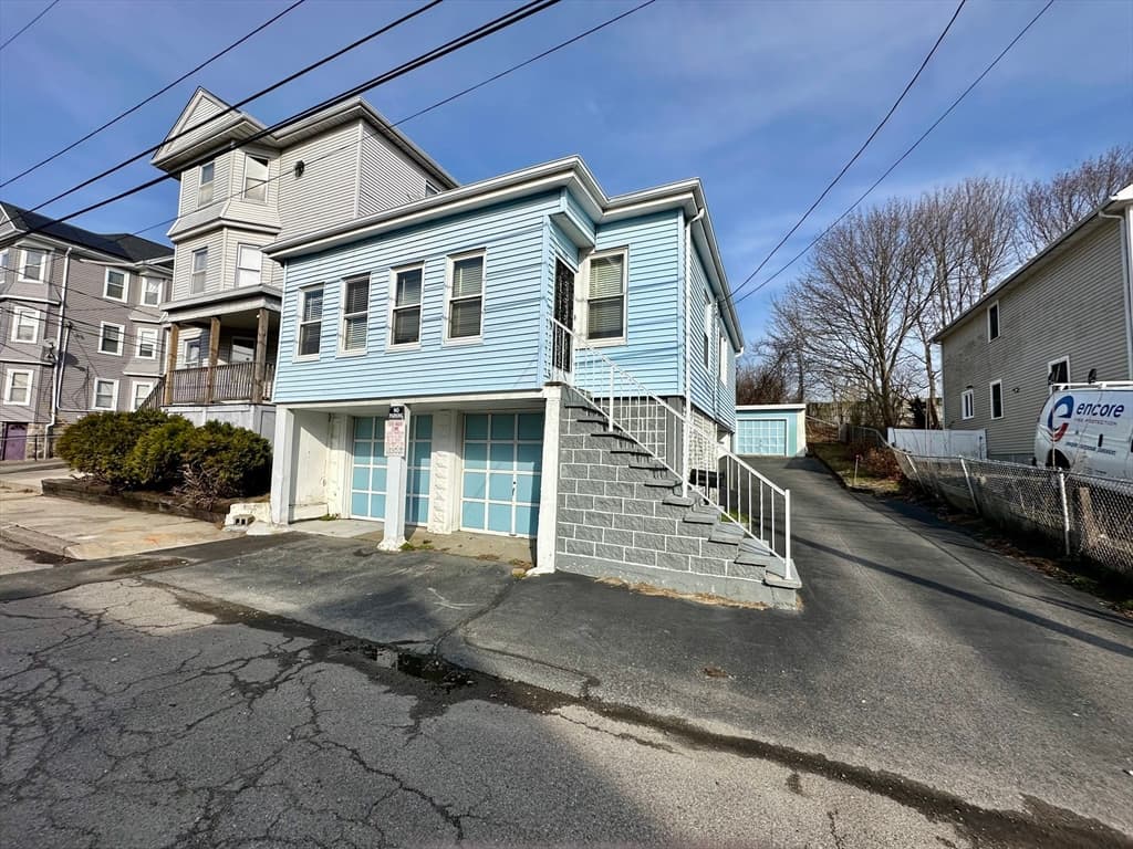 Single Family Residence at 150 Crawford St, Fall River MA 02724, photo 5 of 22