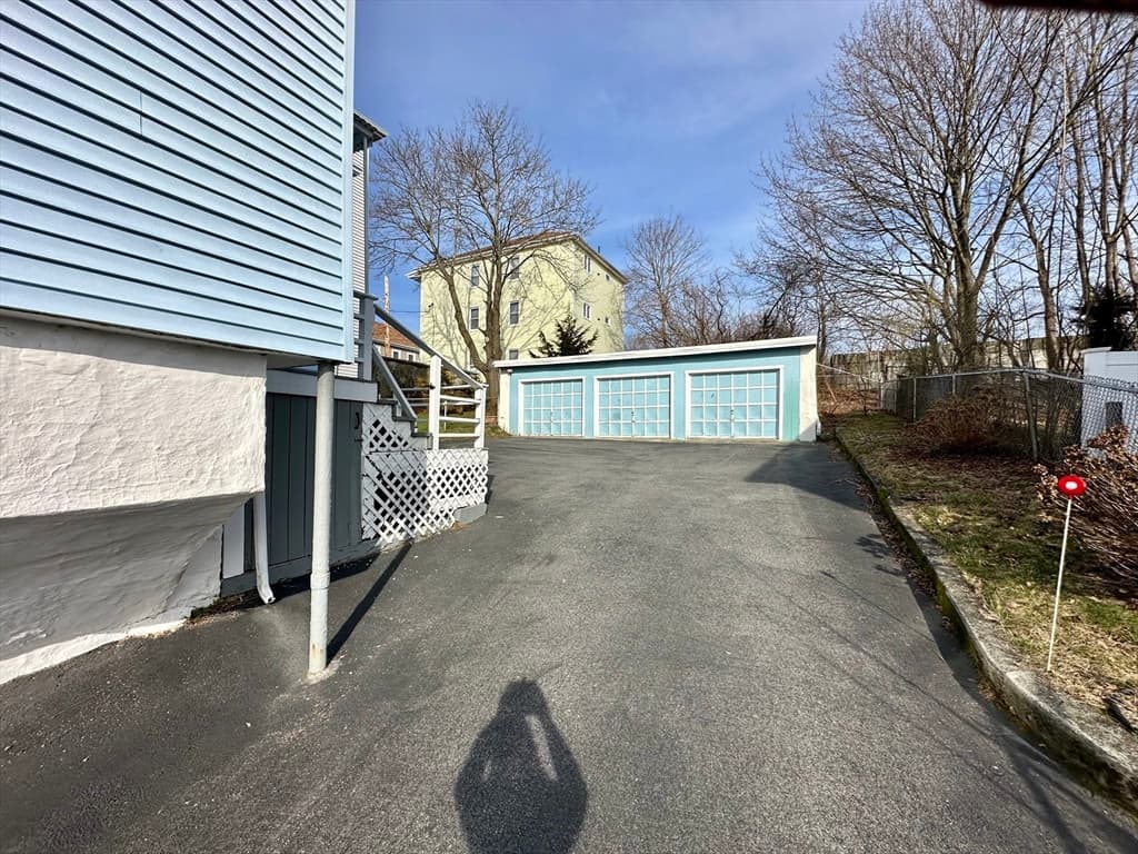 Single Family Residence at 150 Crawford St, Fall River MA 02724, photo 8 of 22