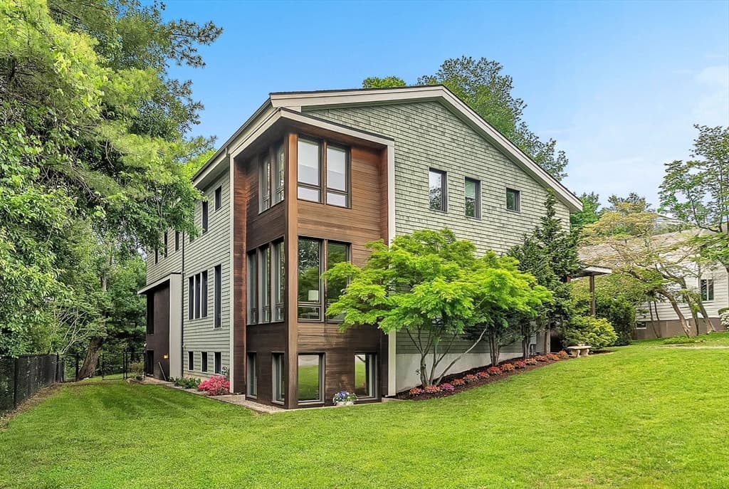 99 Littlefield Rd, Newton MA 02459 photo 3