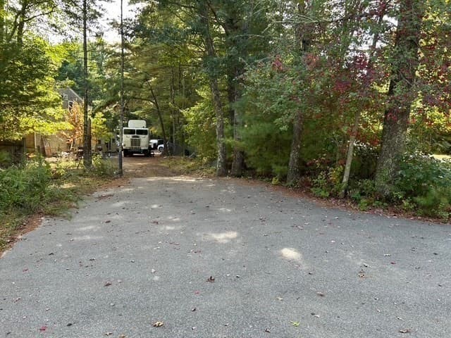 35 Silva St, Carver MA 02330