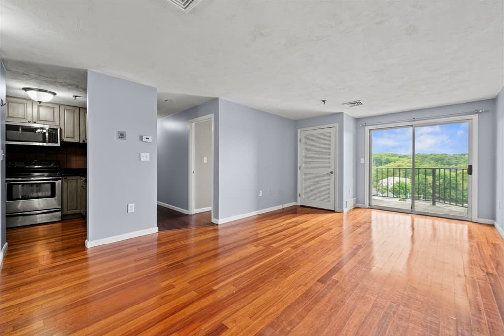 Condominium at 230 Willard St # 602, Quincy MA 02169, photo 2 of 29