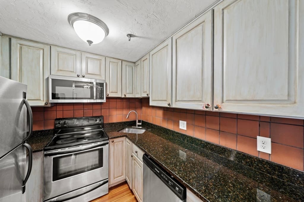 230 Willard St # 602, Quincy MA 02169