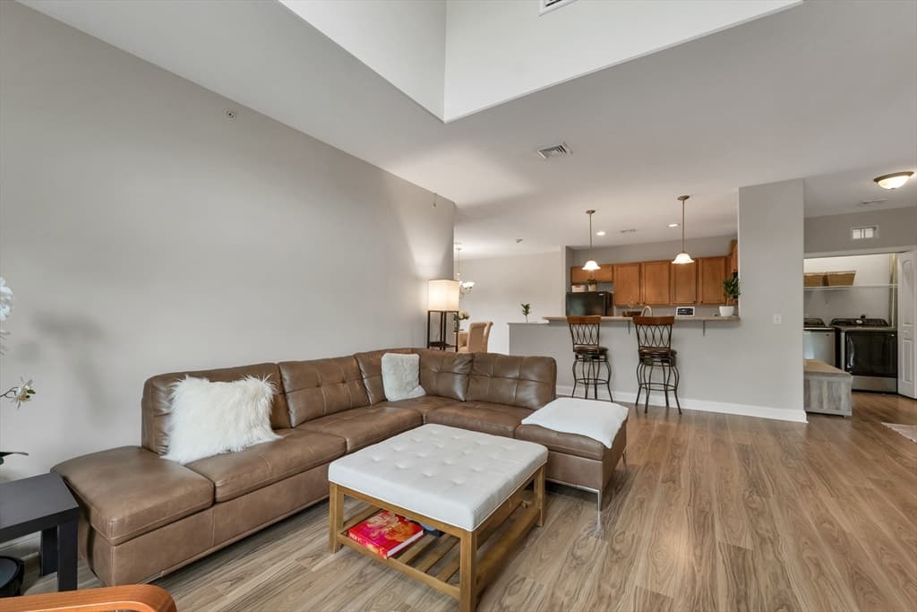 Condominium at 17 Roundabout Way # 5, Manchester NH 03102, Manchester, photo 23 of 40
