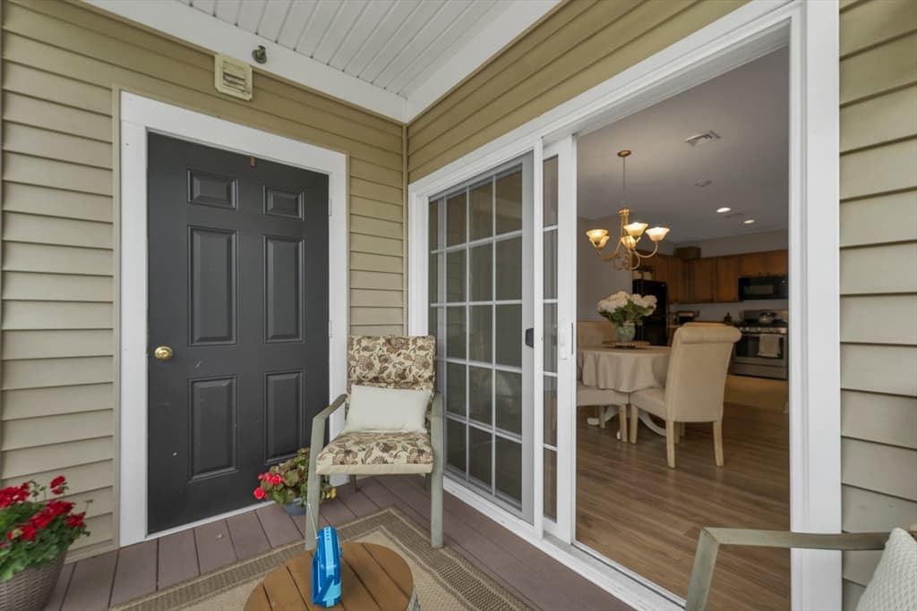 Condominium at 17 Roundabout Way # 5, Manchester NH 03102, Manchester, photo 6 of 40