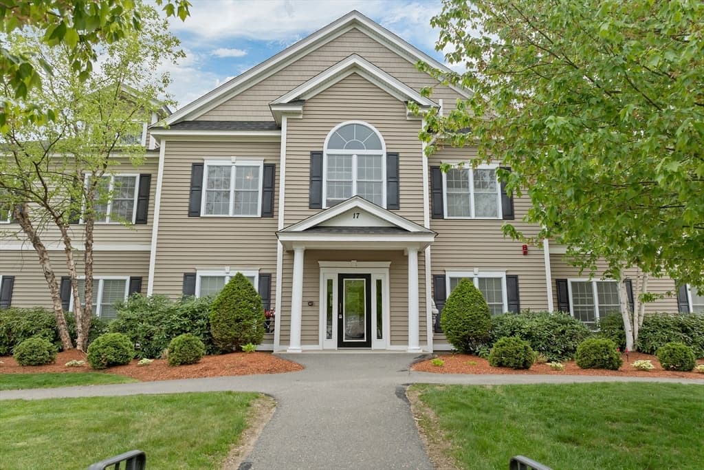 17 Roundabout Way # 5, Manchester NH 03102
