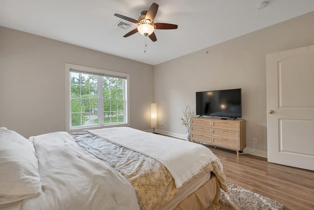 Condominium at 17 Roundabout Way # 5, Manchester NH 03102, Manchester, photo 28 of 40
