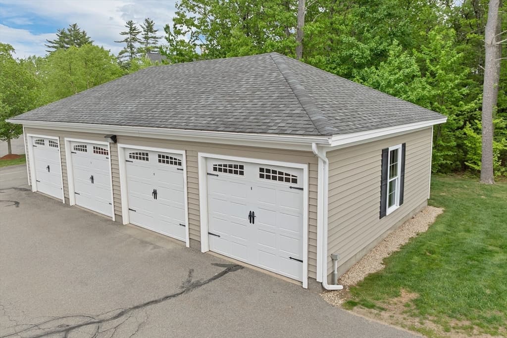Condominium at 17 Roundabout Way # 5, Manchester NH 03102, Manchester, photo 9 of 40