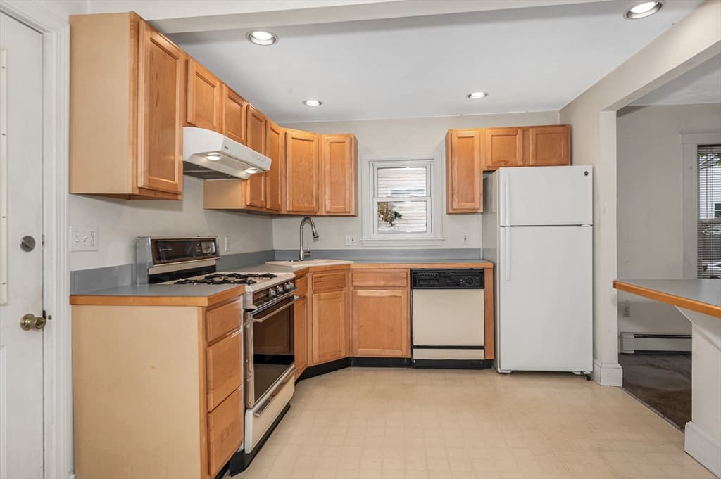 2 Grove Place, Melrose MA 02176 photo 5