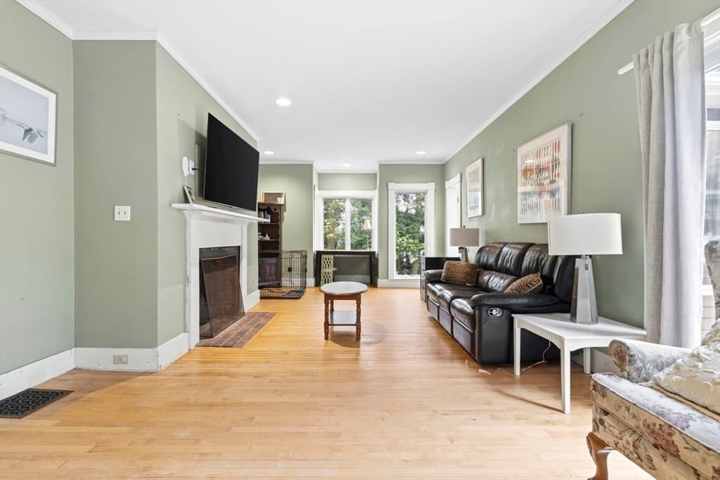 Single Family Residence at 17 Wellesley Street, Weston MA 02493, Weston, photo 7 of 30