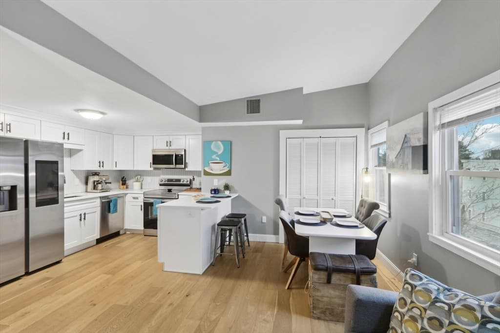 Condominium at 115 W 7th St # 3, Boston MA 02127, Boston, photo 6 of 16