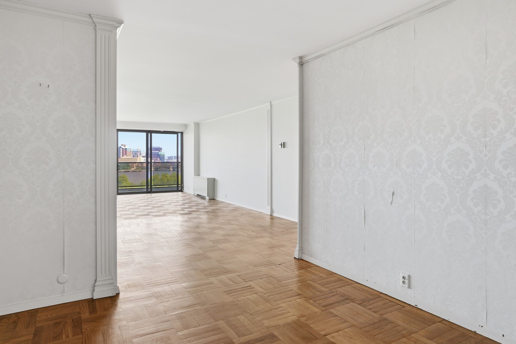 Condominium at 180 Beacon Street, Boston MA 02116, photo 9 of 31