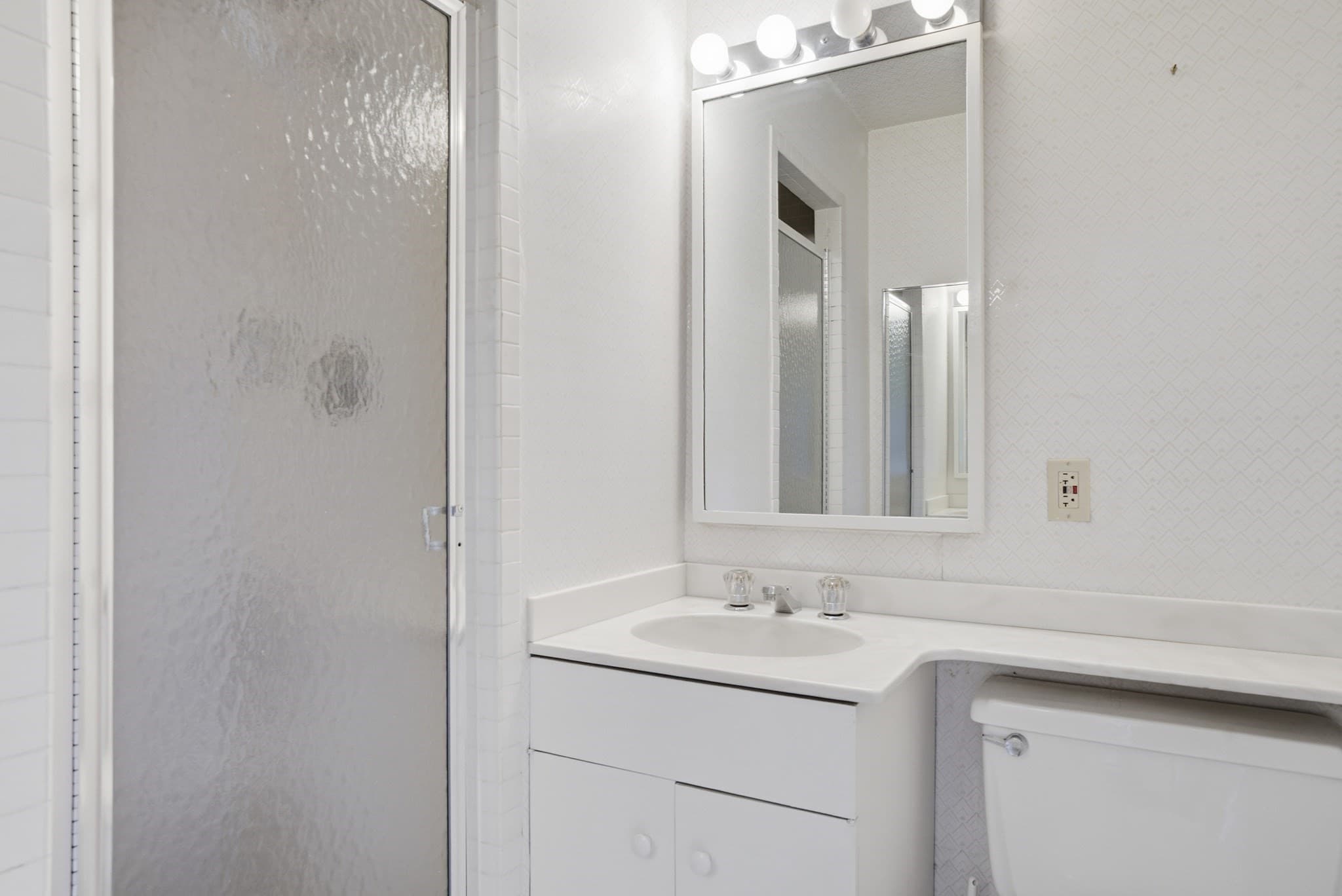 Condominium at 180 Beacon Street, Boston MA 02116, photo 18 of 31