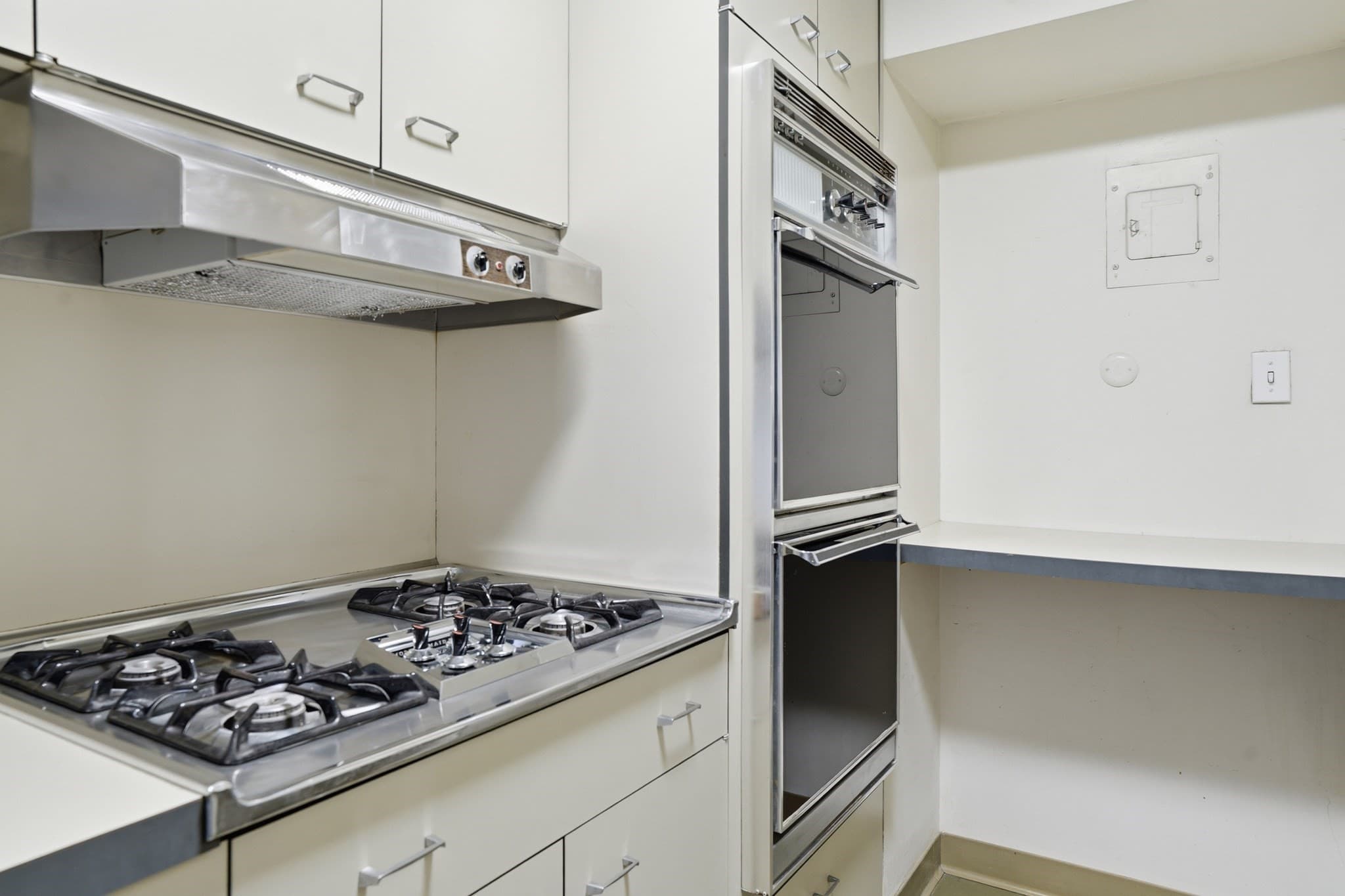 Condominium at 180 Beacon Street, Boston MA 02116, photo 25 of 31