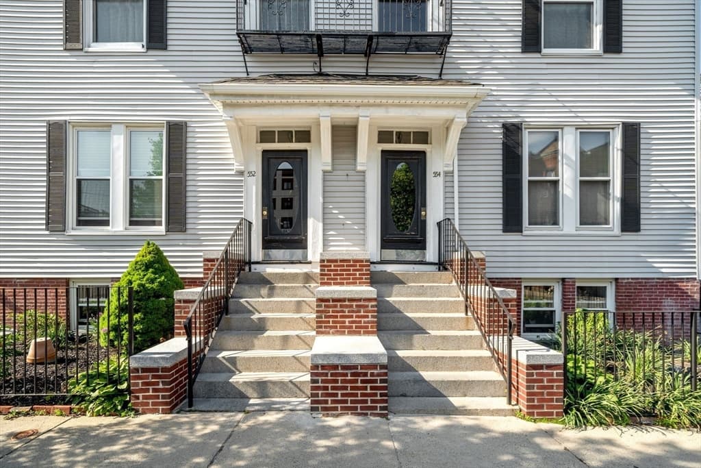 Condominium at 554 E 4th St # 1B, Boston MA 02127, Boston, photo 2 of 28