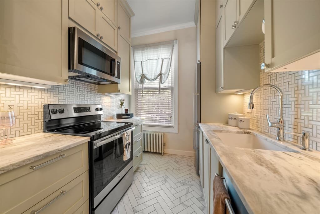 Condominium at 554 E 4th St # 1B, Boston MA 02127, Boston, photo 13 of 28