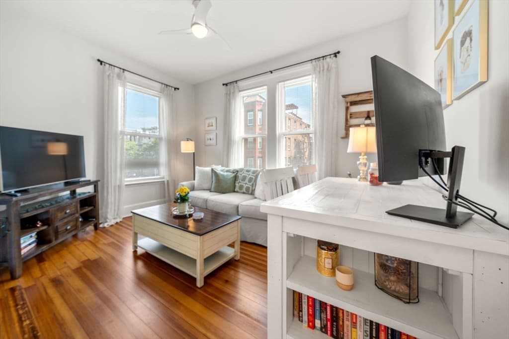 Condominium at 554 E 4th St # 1B, Boston MA 02127, Boston, photo 7 of 28