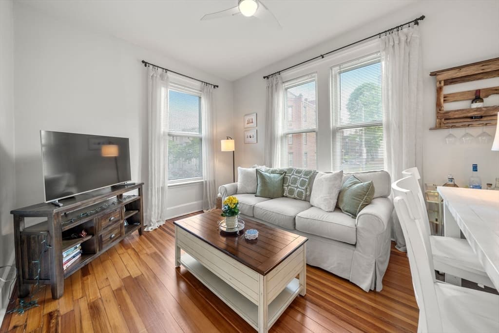 554 E 4th St # 1B, Boston MA 02127