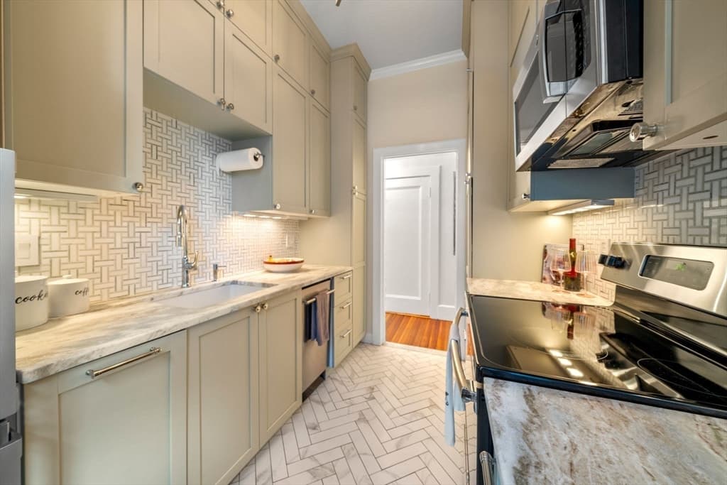 Condominium at 554 E 4th St # 1B, Boston MA 02127, Boston, photo 14 of 28