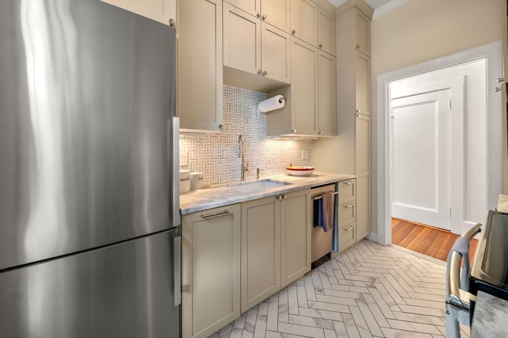 Condominium at 554 E 4th St # 1B, Boston MA 02127, Boston, photo 15 of 28