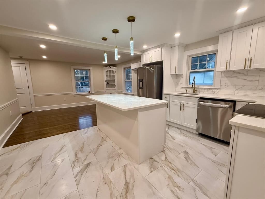 Single Family Residence at 714 Lynnfield St, Lynn MA 01904, photo 5 of 25