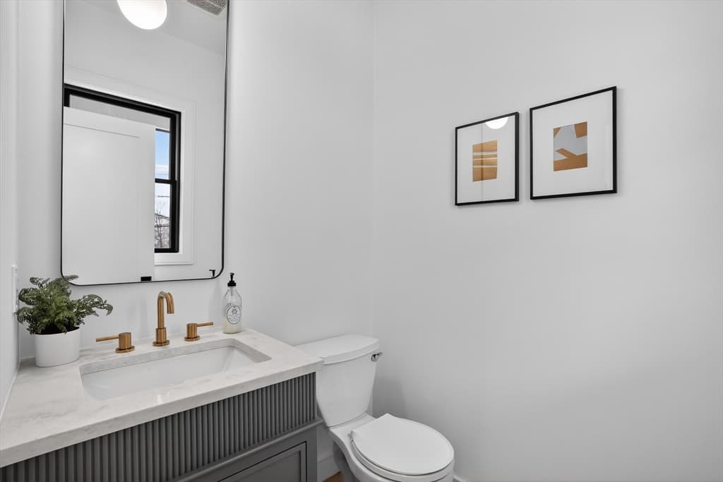 Condominium at 82-84 East Side Pkwy # 82, Newton MA 02458, Newton, photo 13 of 35