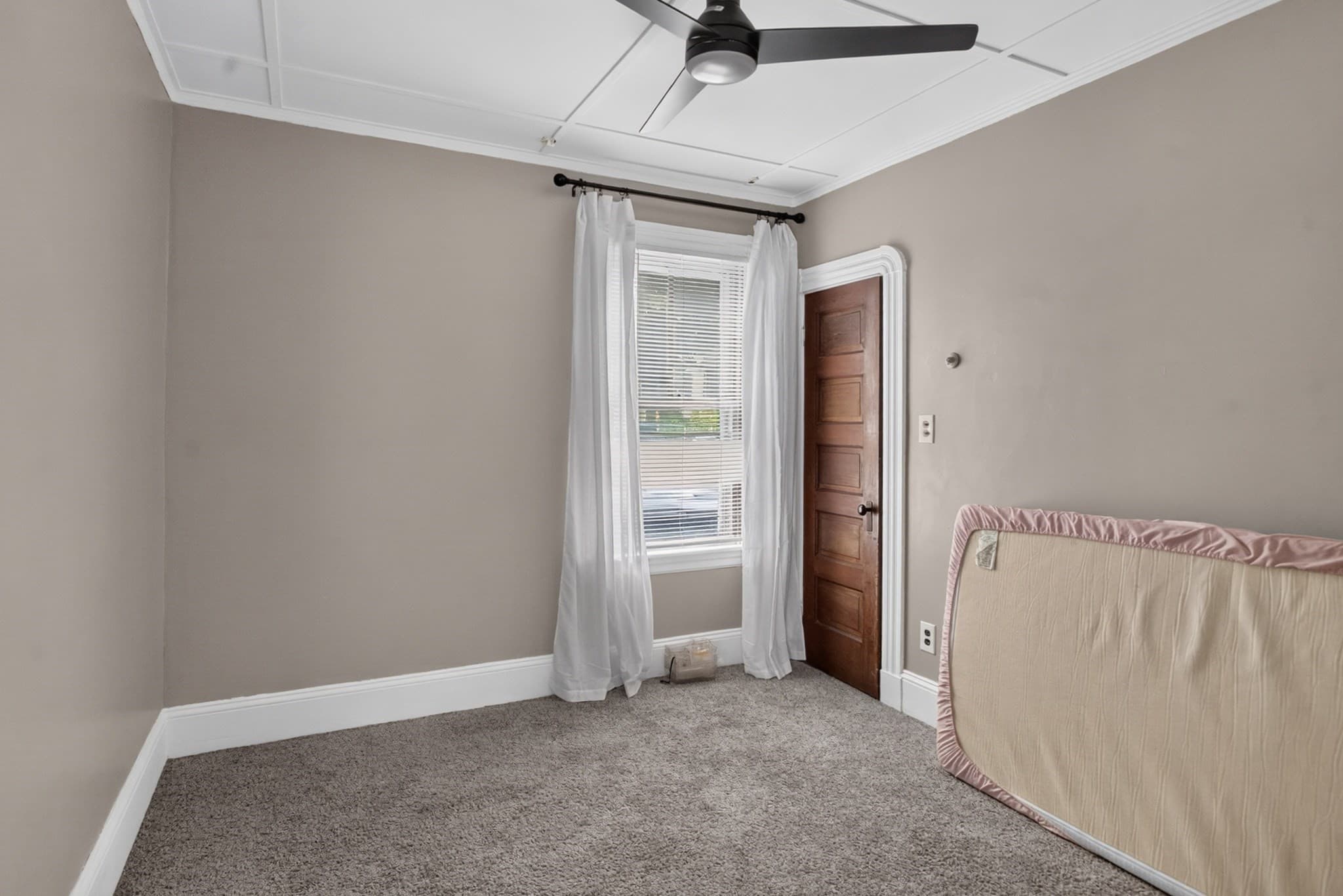 2 Family - 2 Units Up/Down at 26 Ashland Pl, New Bedford MA 02740, New Bedford, photo 10 of 42