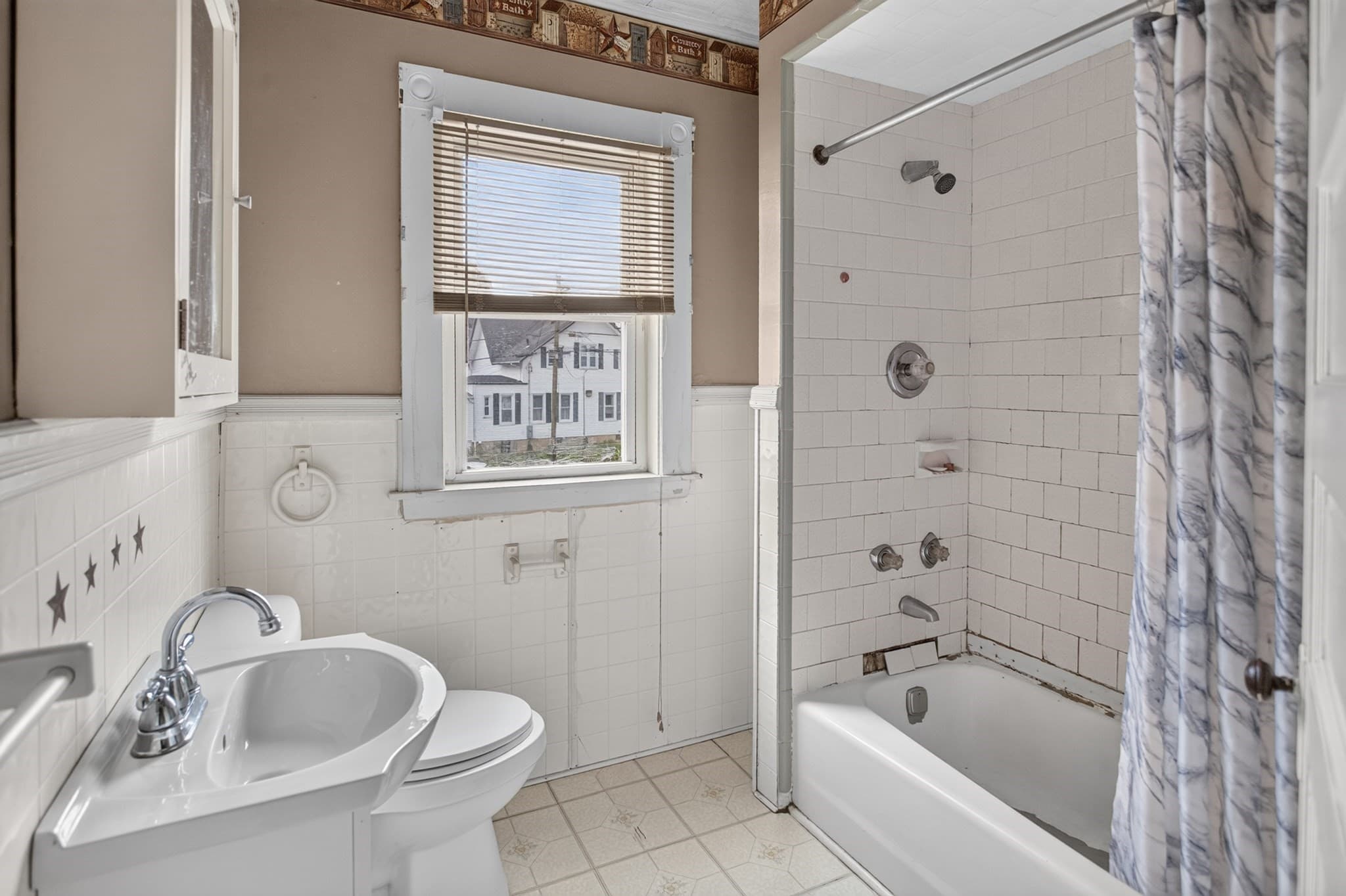 2 Family - 2 Units Up/Down at 26 Ashland Pl, New Bedford MA 02740, New Bedford, photo 19 of 42