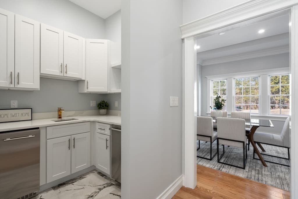 10 Hitching Post Lane, Weston MA 02493 photo 8