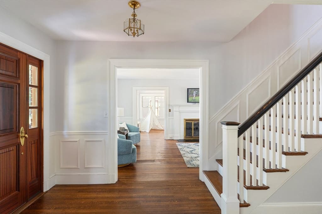 15 Agawam Rd, Newton MA 02468 photo 2