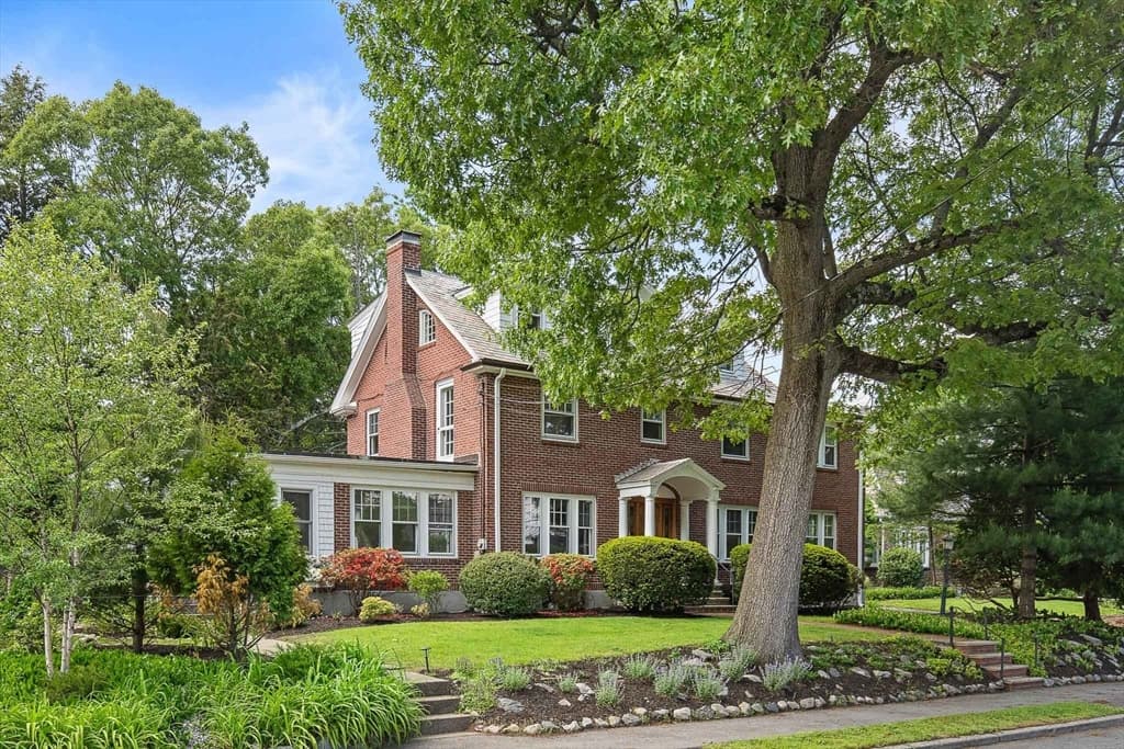 15 Agawam Rd, Newton MA 02468