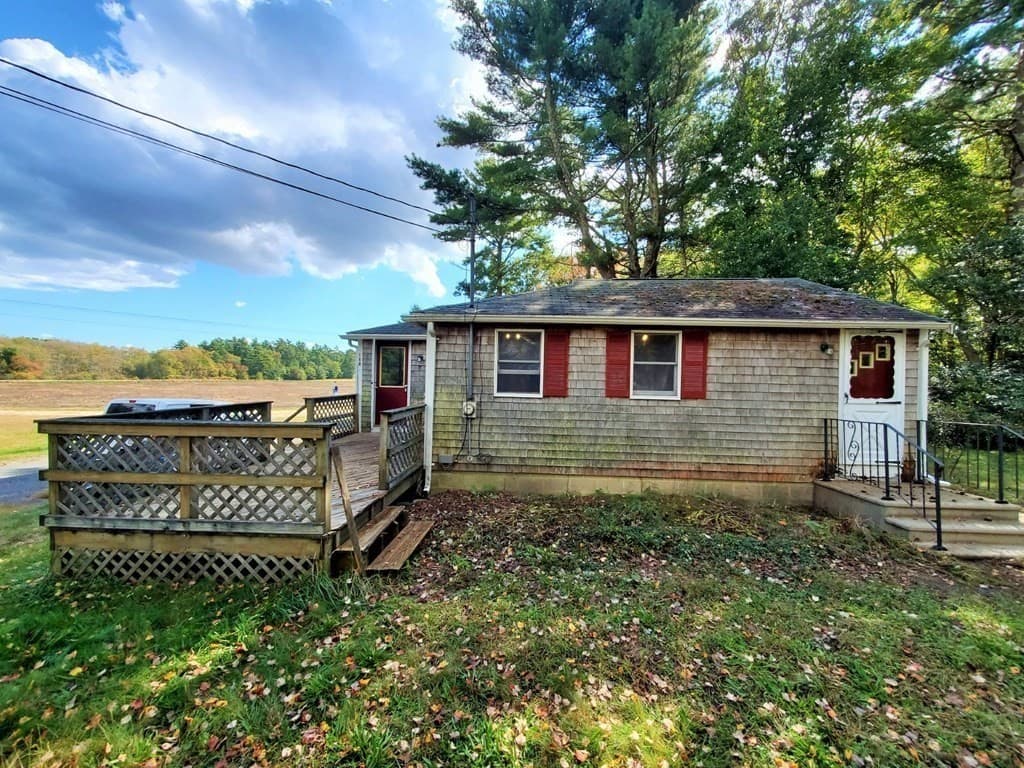 Multi Family at 16-16R Indian Street, Carver MA 02330, photo 3 of 10