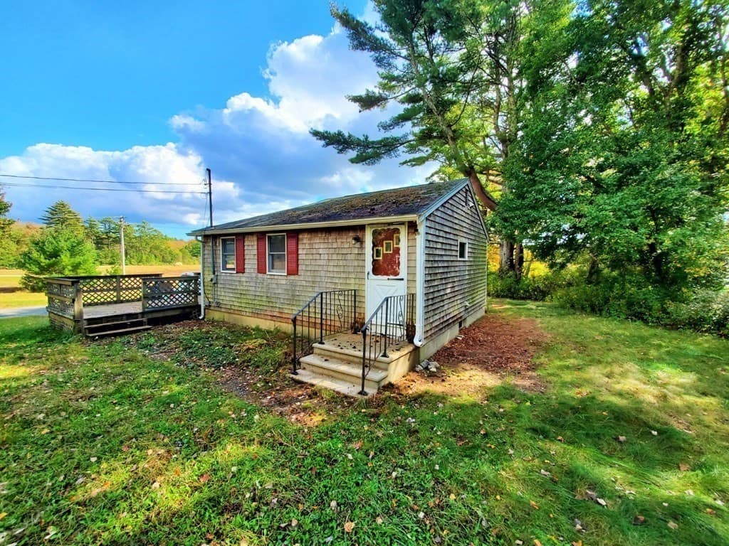 Multi Family at 16-16R Indian Street, Carver MA 02330, photo 4 of 10