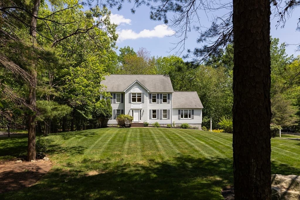1 Sterling Dr, Hopkinton MA 01748