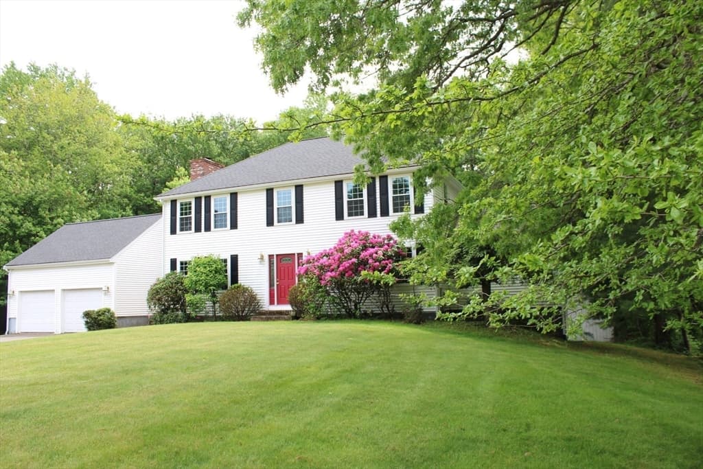 Single Family Residence at 27 Gretchen Way, Raynham MA 02767, Raynham, photo 3 of 20