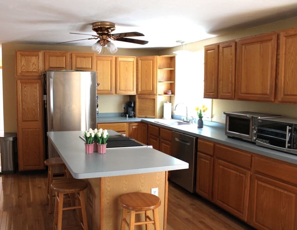 Single Family Residence at 27 Gretchen Way, Raynham MA 02767, Raynham, photo 5 of 20